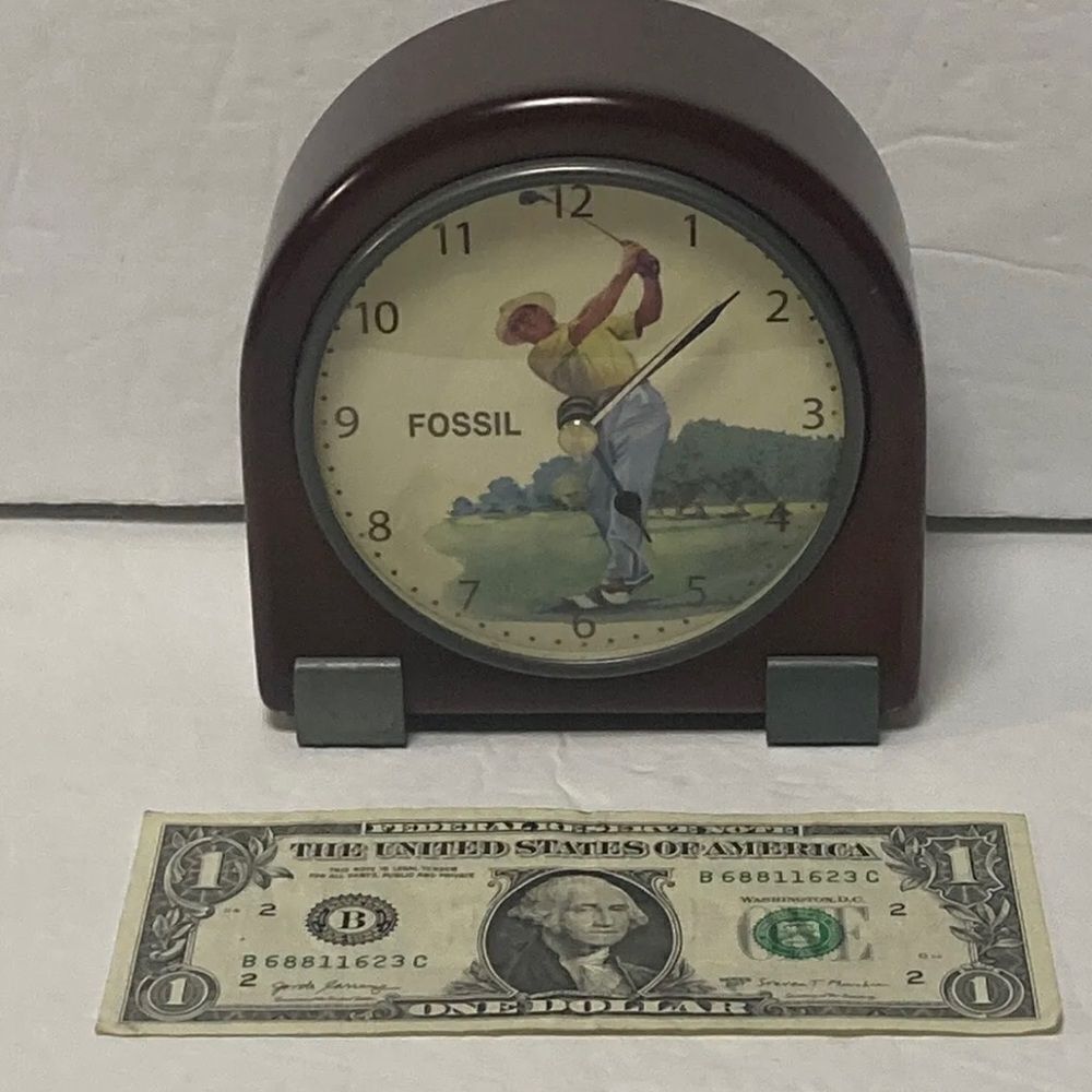 Vintage Rare Fossil Golf Themed Quartz Desk Wood Clock Golf Golfer-Battery used